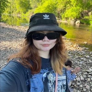 Meet your Posher, Mara